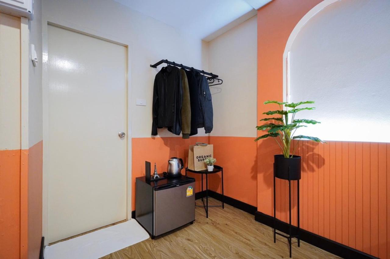 曼谷藏红花山酒店 外观 照片